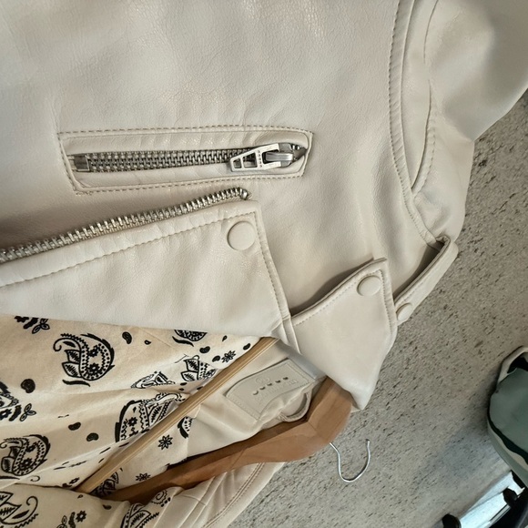 Blank NYC M (Anthropologie) vegan leather worn once! Biker Jacket-great hardware - Picture 11 of 15